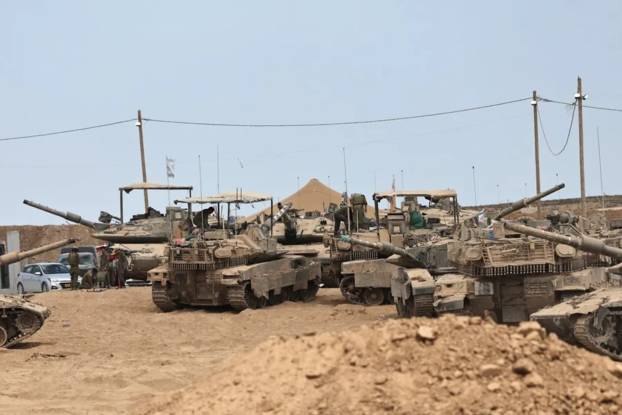 GAZA-CIUDAD-TANQUES