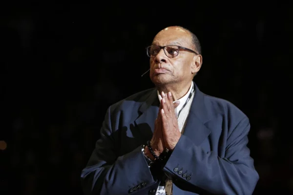 George Raveling, miembro del Salón de la Fama del Baloncesto