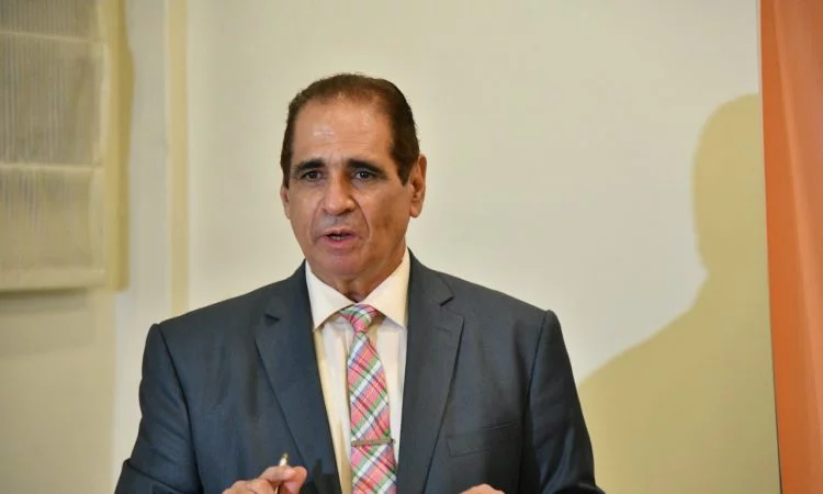 Héctor J. Cruz. Héctor J. Cruz.