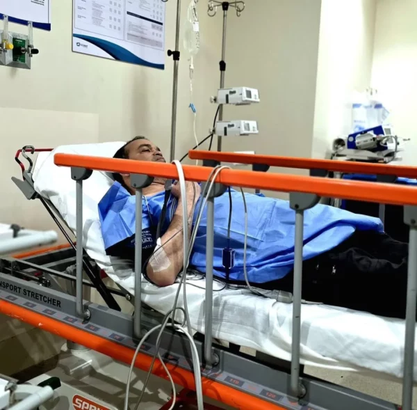 Alex Bueno se recupera en un centro de salud