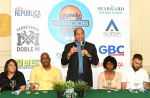 Jorge Ramírez, presidente del club Los Prados, ofrece declaraciones en la presentación del equipo superior para el TBS Distrito 2025.