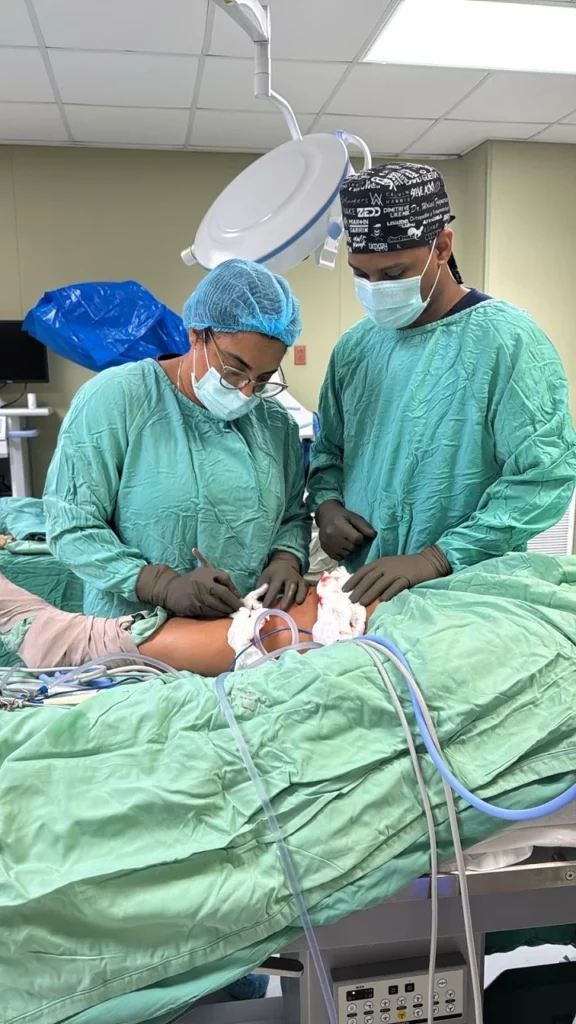 Los procedimientos se realizan en la Unidad de Artroscopía y Medicina Deportiva, por un equipo multidisciplinario.