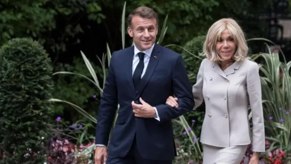 El presidente de Francia, Emmanuel Macron y su esposa Brigitte, presentaran una demanda en contra de la comentadora conservadora Candance Owens.