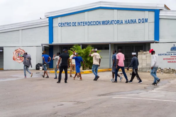 Migración-deportados-haina