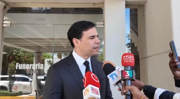 Ministro de cultura , Roberto Angel Salcedo