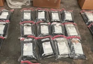 Paquetes de marihuana incautados en el AILA.