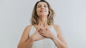 La sencilla prueba que te permite conocer la edad de tus pulmones (y cómo mejorar su salud)