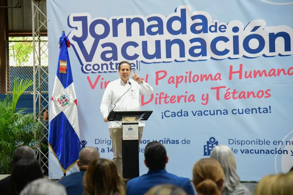 Ministro de Salud, Víctor Atallah, informó que para la segunda fase de vacunación contra VPH, difteria y tétanos, se invirtieron 190 millones de pesos.