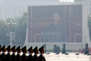 El presidente chino, Xi Jinping, hoy durante el desfile militar.