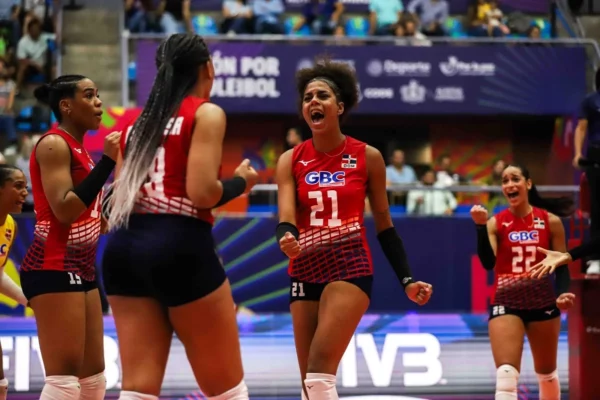 Jugadoras celebran medalla de bronce