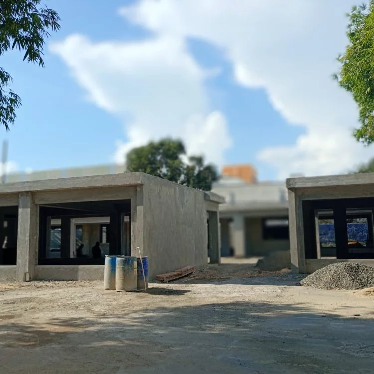 Seis aulas prometidas para el inicio de clases van a "cuenta gotas" porque supuestamente no hay fondos.
