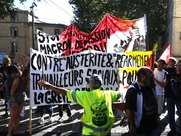 Protesta sindical en Francia: ya hay decenas de detenidos por participar en bloqueos. EFE