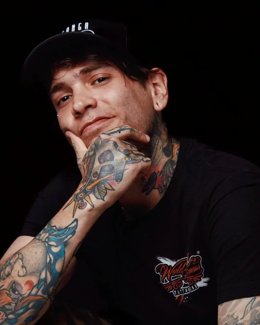 tatuador latino