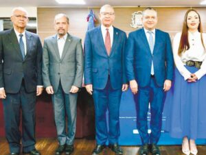 El Instituto Duartiano  certificó el uso correcto.