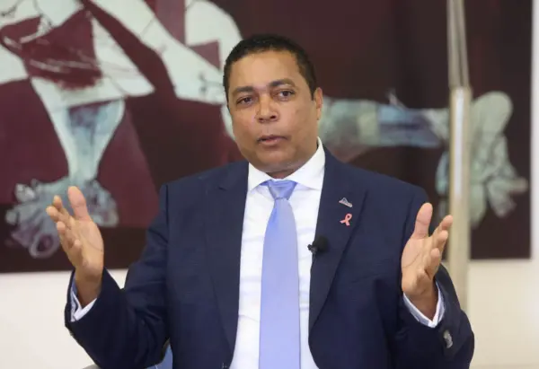 Víctor D’ Aza, presidente de la Liga Municipal Dominicana.  JOSE DE LEO
