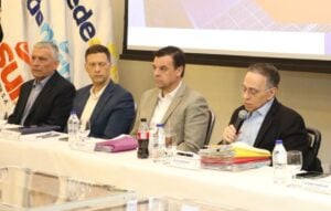 Celso Marranzini y otros ejecutivos del CUED encabezaron apertura del proceso.