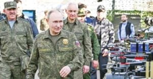 El presidente Vladimir Putin, luego de suspendida la cumbre con Trump, supervisa ejercicios militares en el país.