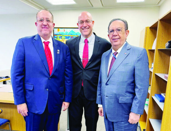 Héctor Valdez Albizu, Magín Díaz y André Roncaglia.