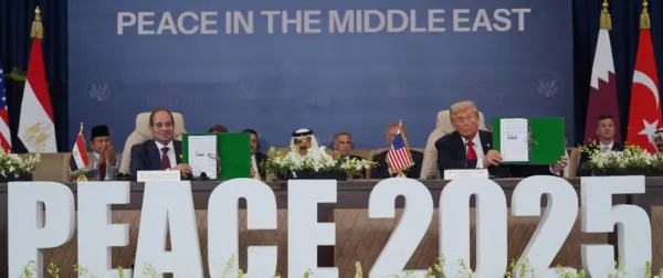 El presidente Donald Trump firma con los aliados el acuerdo de paz que llega sosiego a Gaza.
