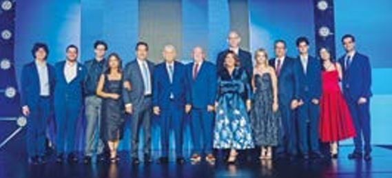 Familia Omar Muebles.