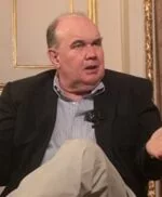 Rafael López Aliaga dejará la alcaldía y se postulará