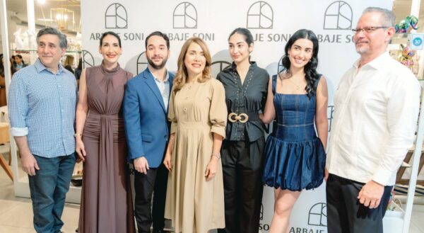 Eduardo Arbaje, Raquel Arbaje de Abinader, Nabil Madera Arbaje, Mónica Arbaje de Madera,  Graciela Abinader Arbaje, Esther Abinader Arbaje y Rafael Madera.