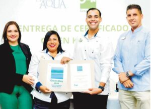 Crisma Becerra, Rocío Mora, Soriviany Medina,  Luis García y Raymond Casañas