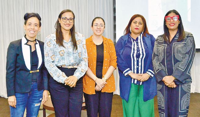 Marcia Castillo, Rafaela Cuello Nin, Jocelin  Durán, Tania Vargas y Martina García.