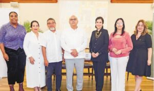 Nat Rivera, María Teresa Ruiz de Catrain,  Carlos Andújar, Héctor José Rizek Sued y  María Amalia León.