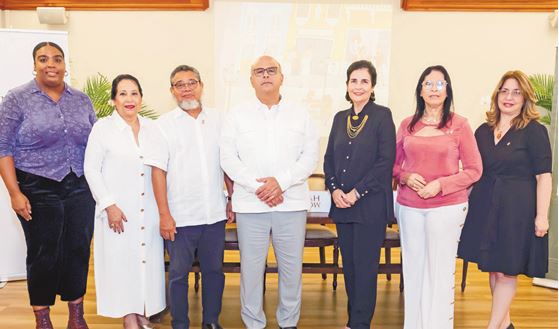 Nat Rivera, María Teresa Ruiz de Catrain,  Carlos Andújar, Héctor José Rizek Sued y  María Amalia León.