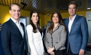 Ejecutivos de la empresa automotriz.