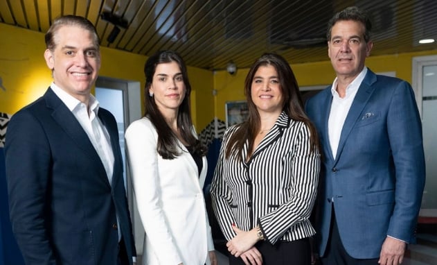 Ejecutivos de la empresa automotriz.