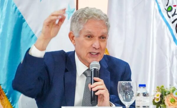 Juan Francisco Puello Herrera, presidente de la Confederación de Béisbol del Caribe.  Archivo