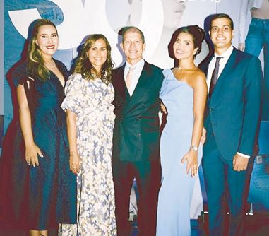 Rachel Cortés, María Teresa de Cortés, David  Cortés, Desirée Cortés y David Cortés Gómez.