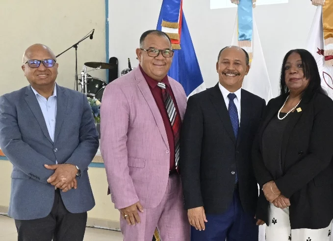 Samuel Reyes,  Tito Isabel Reyes, José Antonio Chery y  Vianela Pineda.
