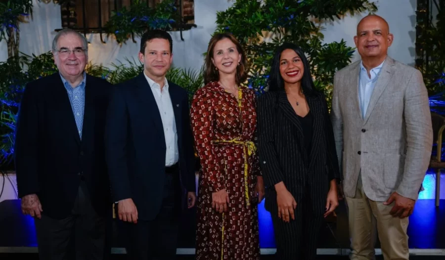 Manuel García Arévalo, Edwin Espinal Hernández, Carmen Rita Cordero, Giselle de Peña y José Enrique Delmonte.