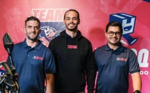 Ejecutivos de la marca durante el lanzamiento.