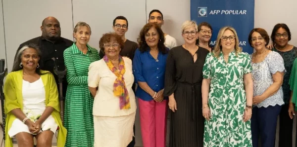 Los participantes del  curso “Un Nuevo Mundo para Adultos Mayores”.