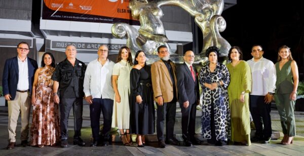 Directivos del Ministerio de Cultura durante la inauguración.