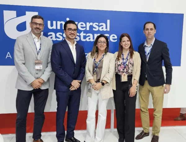 Ejecutivos de la compañía durante el lanzamiento.