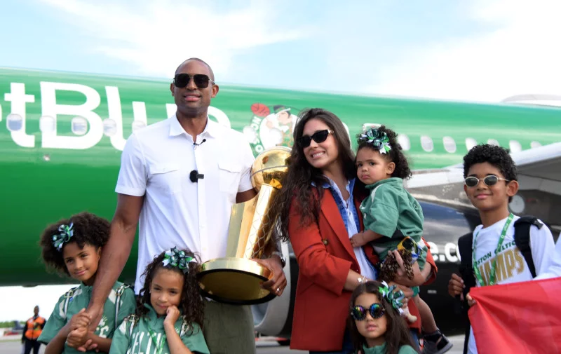 Al Horford y amelia vega en rd