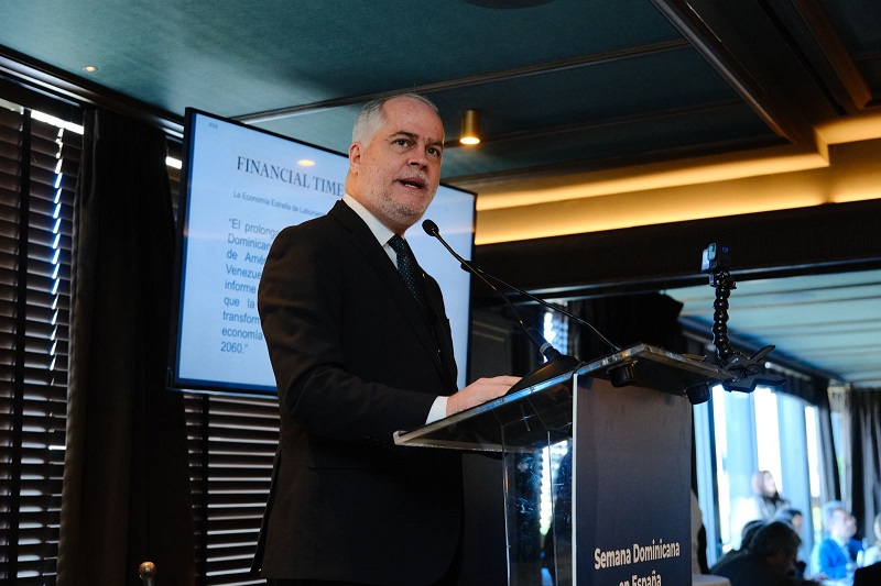 Alejandro Fernández W. (2) (1)