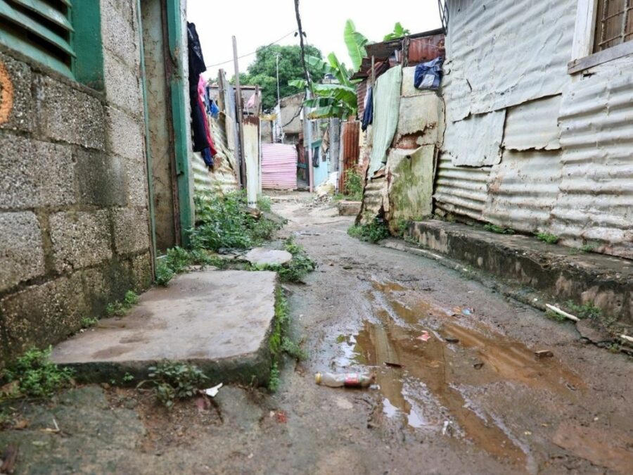 Callejones en RD-Lluvias