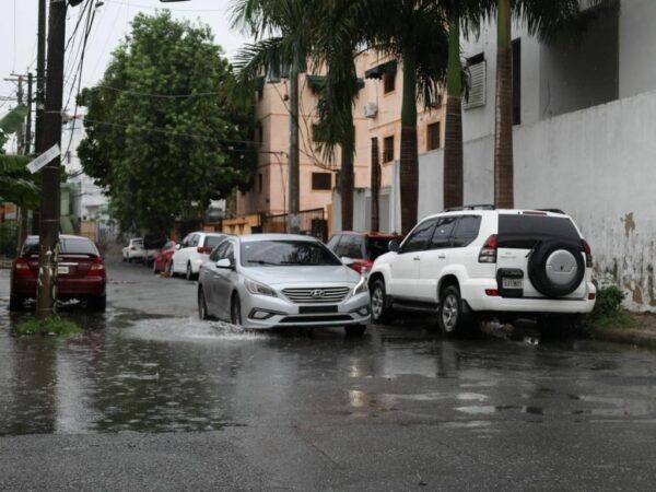 Charcos de agua-Calle RD-Tormenta Melissa