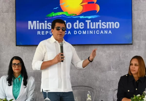 Ministro de Turismo David Collado.