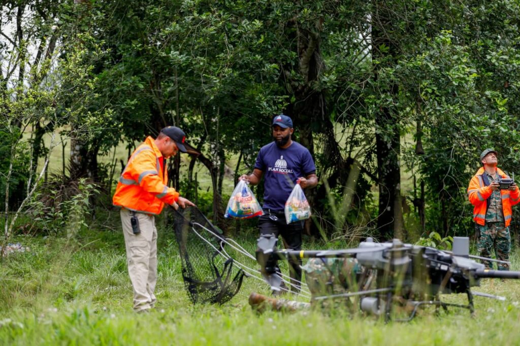 Los drones de carga del 9-1-1 han demostrado su eficacia en operaciones de emergencia, realizando el transporte aéreo de raciones alimenticias.