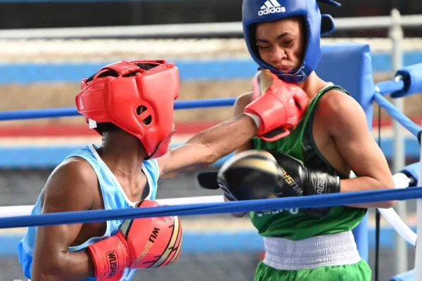 Acción de la jornada de boxeo en los Juegos Escolares.