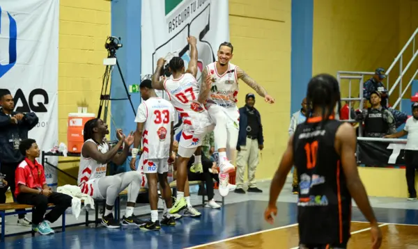 El Novato del Anderson García, protagonizó una noche espectacular al comandar al club San Sebastián hacia su octava final consecutiva