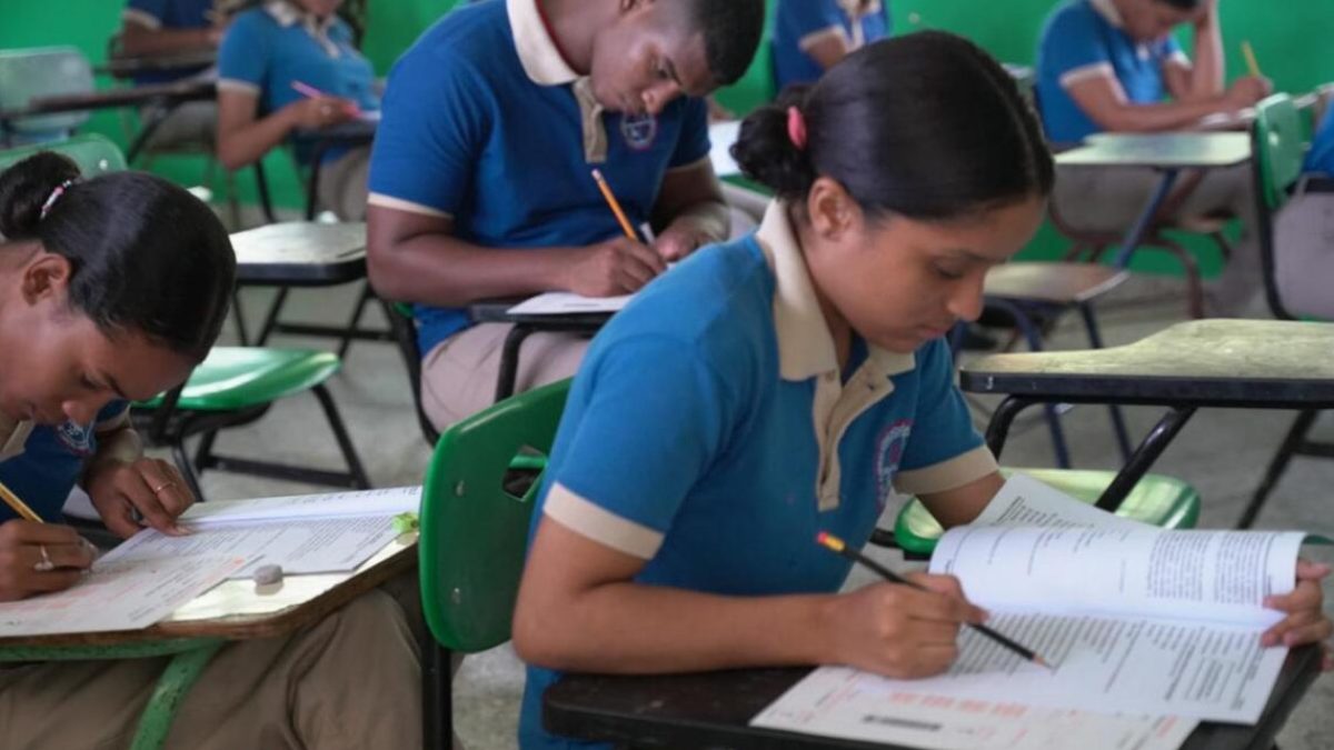 Dos miradas sobre los avances y rezagos de la educación tras PISA; advierten estancamiento
