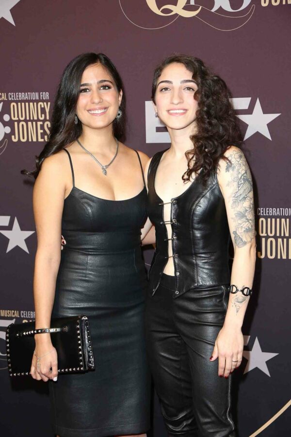 Gemeny Hernández y Emily Estefan 1